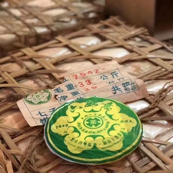 備前焼　老龍鱗　八十翁鶯谷庄米造　経筒花生　時代箱付　V　R5379 備前焼 老龍鱗 八十翁鶯谷庄米造 経筒花生 時代箱付