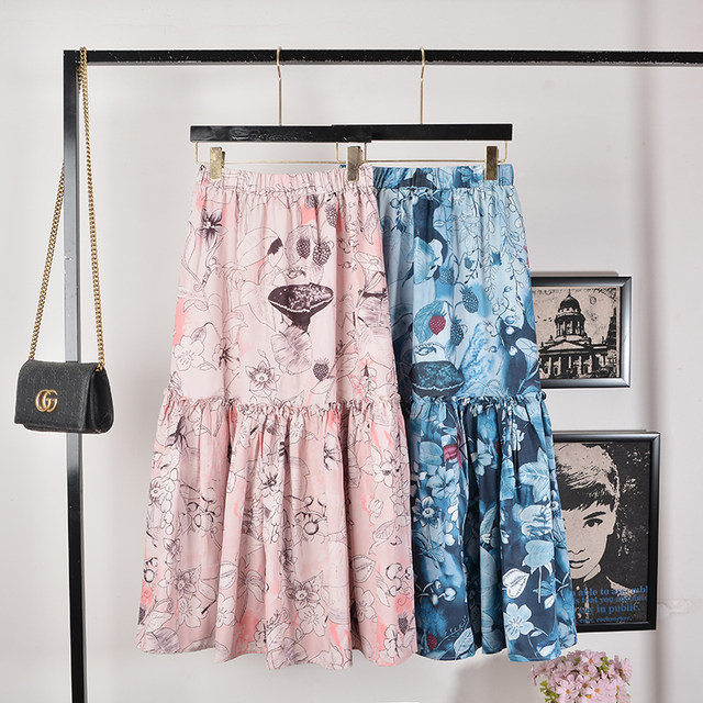 Sweet and elegant 2024 summer new style wood earrings big hem skirt printed mid-length retro beach vacation skirt