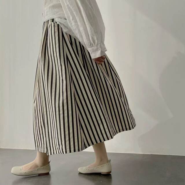 Japanese retro striped textured skirt for women 2025 spring and autumn design high waist slim drooping a-line umbrella skirt
