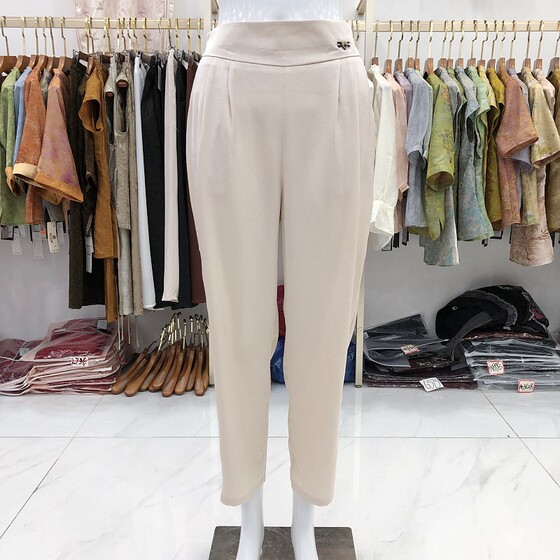 
Aizijiao K7713 mulberry silk pencil pants for women 2026 summer new temperament pencil pants silk satin straight pants