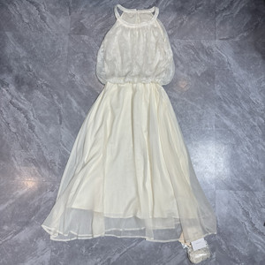 
6.9 Yangcheng gs apricot three-dimensional flower halterneck dress for women summer French high-end a-line long skirt