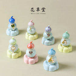 Jingdezhen Rotating Gourd Small Ornament for Office Desk, a Mood-Stabilizing Decoration and Stress-Relief Item for Workstations