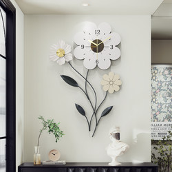 Wall Clock for Living Room 2025 New Model High-End Light Luxury Clock Simple and Elegant Creative Flower Wall Clock Modern French Style