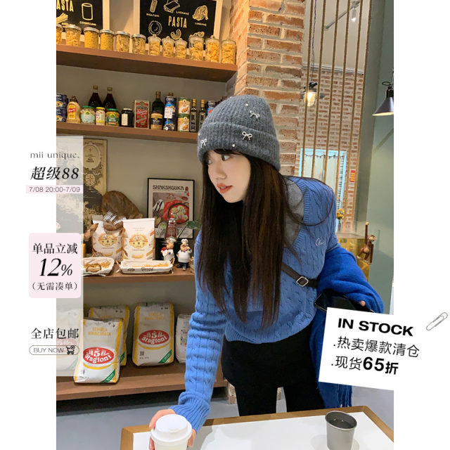 Mimizi slightly fat large size fat mm's sea blueprint library' embroidered V-neck twist knitted sweater for women's autumn new product
