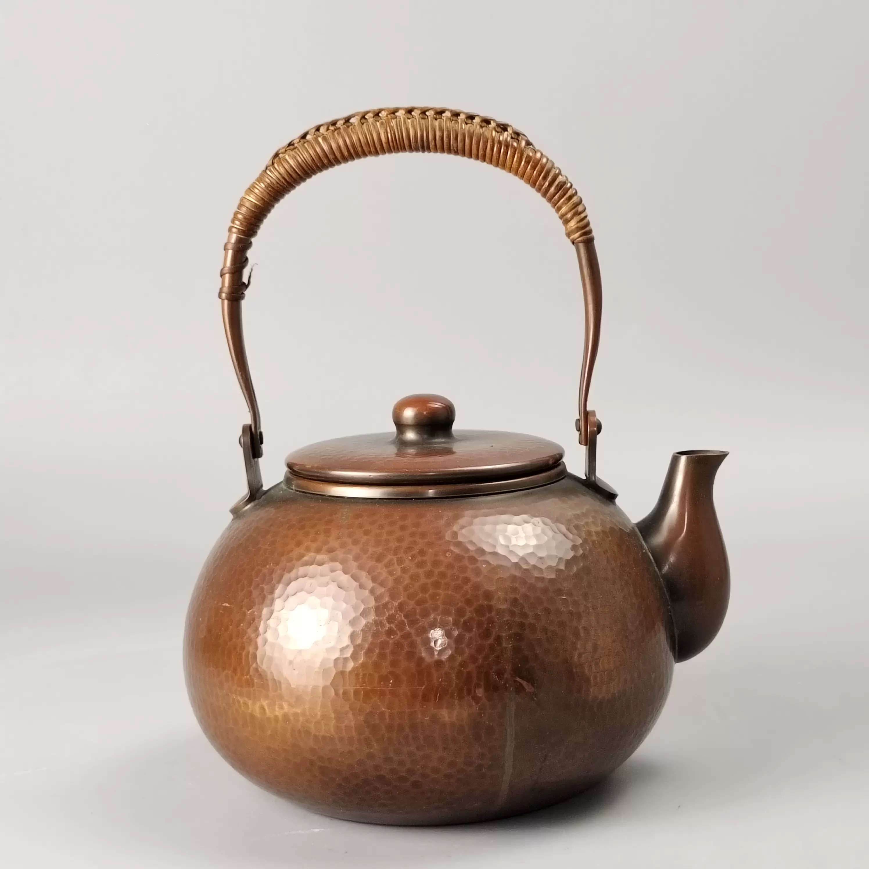 今泉堂造打出锤纹金古色日本铜壶日本老铜壶。使用过，不带箱，-Taobao