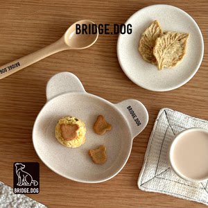 
Carat genuine Korean Bridge dog ceramic bowl bd pet bowl piggy plate bear plate square bowl licking plate