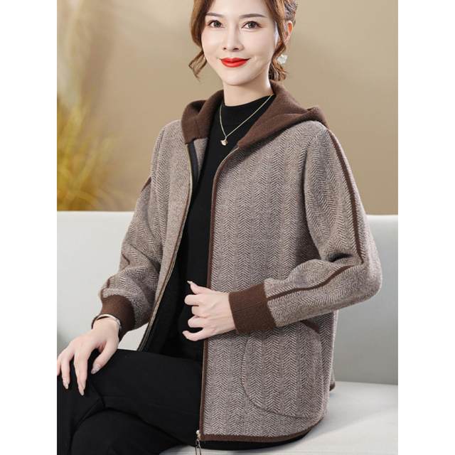 Mother's clothing autumn new top hooded knitted cardigan middle-aged and elderly women's sweater coat casual jacket suit
