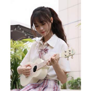 
Daisy cream solid wood pasta list ukulele