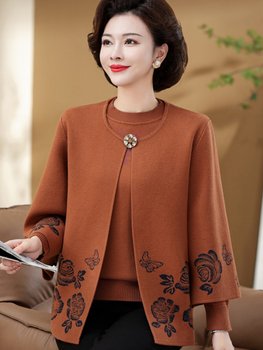 Regular hollowing of middle-aged and elderly people plus fat