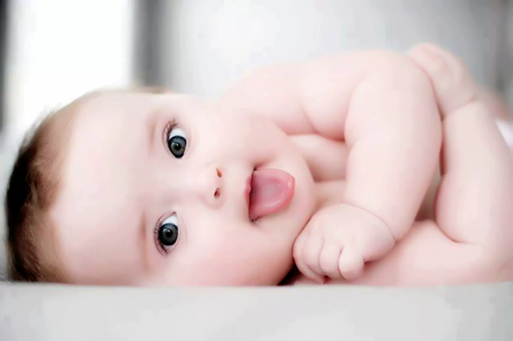 包邮外国宝宝海报超可爱萌宝画婴儿图片高清晰墙贴