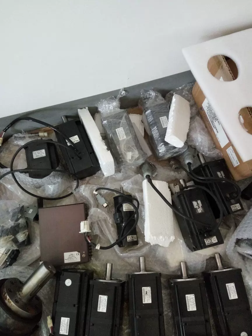 ■新品 送料無料■ 新品 / 未使用 SGMJV-01A3A41 ◆6ヶ月保証