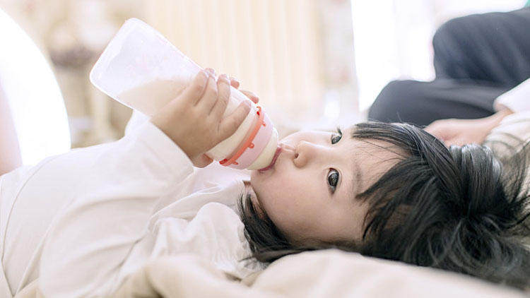 idaban.cn),几招教你让一岁宝宝告别奶瓶12