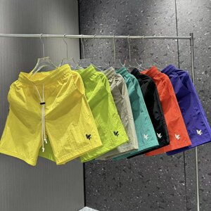 2025 summer men's casual and fashionable candy color shorts classic solid color simple and versatile breathable five-point beach pants
