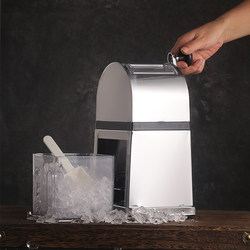 Bar Essential Tin Alloy Cocktail Ice Crusher for Coffee, Milk Tea, Manual Ice Crusher, Hand-Cranked Ice Cube Maker, Small Home and Commercial Use