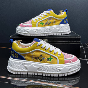 
Soft sole lightweight sneakers for men 2025 summer new breathable canvas shoes fashionable embroidered holes men's casual shoes