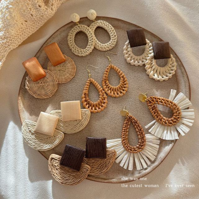 Exaggerated geometric round rattan earrings for women wooden splicing earrings earrings Bohemian vacation style earrings ear hooks