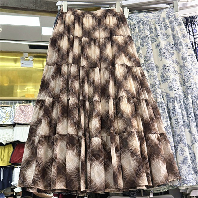 Retro plaid chiffon skirt with pockets for women's spring and summer new rubber waist diamond plaid mid-length large hem skirt