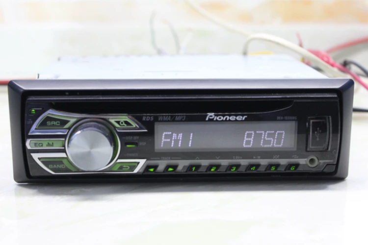 Автомобильный CD-проигрыватель Pioneer DEH-1550U MP3/AUX Pioneer CD-проигрыватель