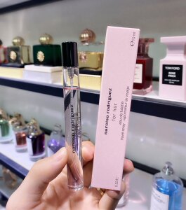 
Narciso Naxiso Black Bottle FOR HER Lady of the same name 10ml Fatty White Perfume