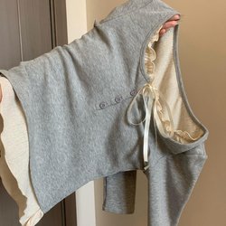 It Looks Great When Worn Alone or Layered! Pure and Elegant Ballet-Style Gray Faux Two-Piece Slim-Fit Long-Sleeve Top for Autumn and Winter, Versatile and Flattering