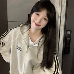 American Retro Three-Stripe Raglan Embroidered Letter Sweatshirt for Women, Spring and Autumn Loose College Style Cardigan Hooded Jacket