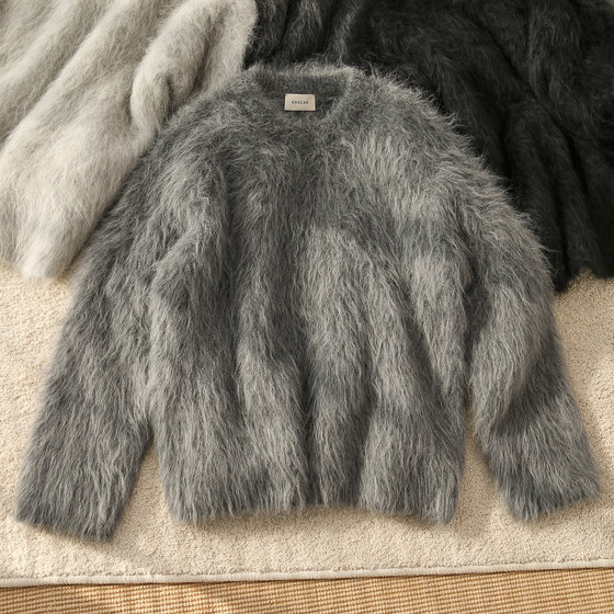 Autumn and winter black gray and white series alpaca hair sweater plush laziness, grab the pure color simple knit sweater female
