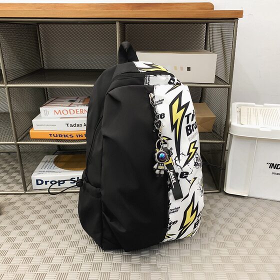 Genuine Lexi American high street graffiti schoolbags for boys fashion trends for junior and senior high school students with backpacks for high looks