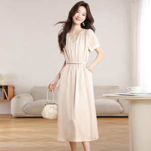 
Real shot of mother's dress, fashionable, young, new, middle-aged women's summer dress, dignified and elegant short-sleeved summer A-line skirt