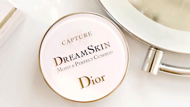 Dior提亮修饰裸妆气垫