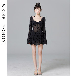 
Women's high-end sexy sexy long-sleeved body dress style belly halter neck small breast gathering hot spring vacation swimsuit