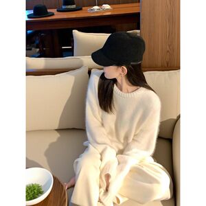 
Lazy style white mink velvet pullover sweater for women in autumn and winter that can be worn outside and inside with a gentle wind soft waxy sweater top