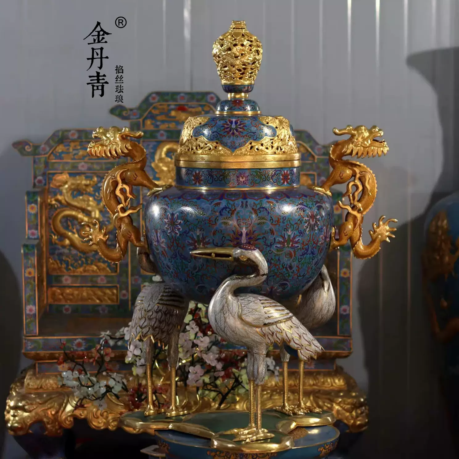 縁起物　文房具　純銅製 景泰藍香炉 三龍足 双耳狻猊蓋炉 掐絲七宝焼　置物美品 縁起物 文房具 純銅製 景泰藍香炉 三龍足 双耳狻猊蓋炉 掐絲