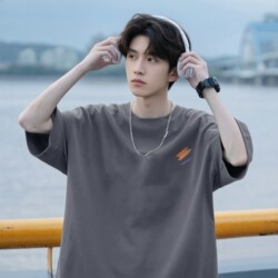 Wassup Brown Simple Graffiti Short-Sleeved T-Shirt for Boys 2026 New Trendy Loose Casual Half-Sleeved T-Shirt