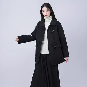 
[Shanjia] Withdrawal of bids and cabinets! Autumn and winter women’s new style horn buckle fashionable age-reducing short woolen coat