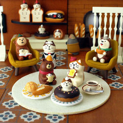 Zakka Japanese-Style Cat Cafe Healing Office Desk Decoration Small Items for Workstation Transformation, Good Gifts