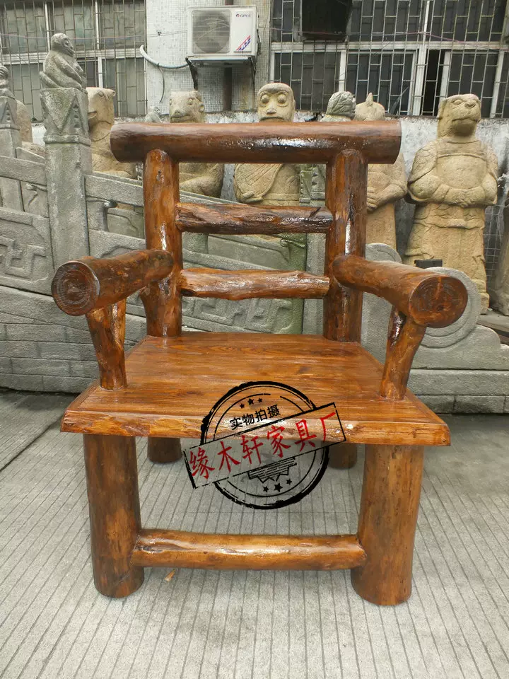 龍の木彫り彫刻 椅子 数年前、高石市北新町のだんじりの欄干に掛ける椅子の彫刻を依頼