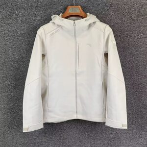 Anta water-resistant soft shell case for women in spring windproof inner liner woven jacket jacket sports top 162517602