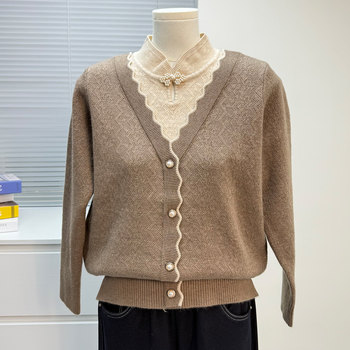
Mom's autumn dress fake two-piece sweater 2025 new middle-aged and elderly women's loose tops autumn and winter knitted base shirt