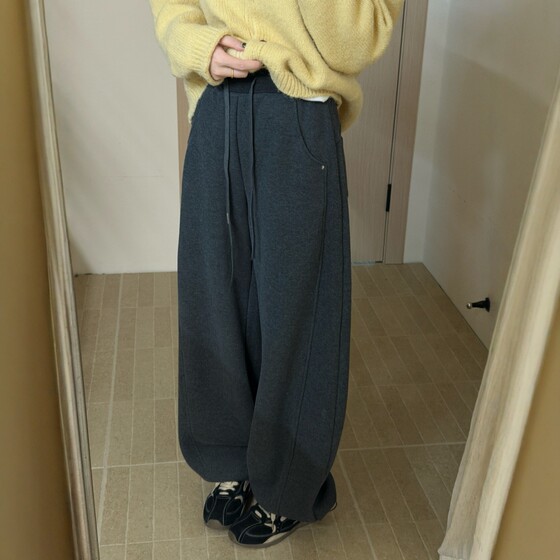 
In addition, loose-fitting velvet thickened sweatpants for women 2025 winter new elastic waist Korean style slimming sweatpants