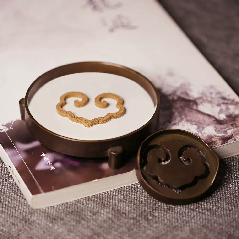 銅細工 高脚鼎式三足香炉 香篆薫炉 盤香 線香 供養香炉 銅細工 高脚鼎式三足香炉 香篆薫炉 盤香 線香