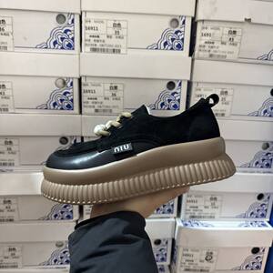 
Lightweight entity removed from the cabinet and broken code thick-soled genuine leather platform shoes for women spring and autumn new versatile Korean version of sneakers trendy soft soles