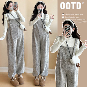 
Pregnant women autumn and winter suit new fashion simple knitted bottoming shirt plus velvet wide-leg overalls 2025 Korean version for women
