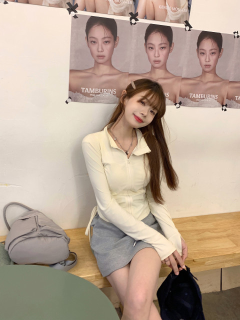 Cut cake homemade small person spring unique beautiful top women's temperament new sun protection suit long-sleeved short jacket