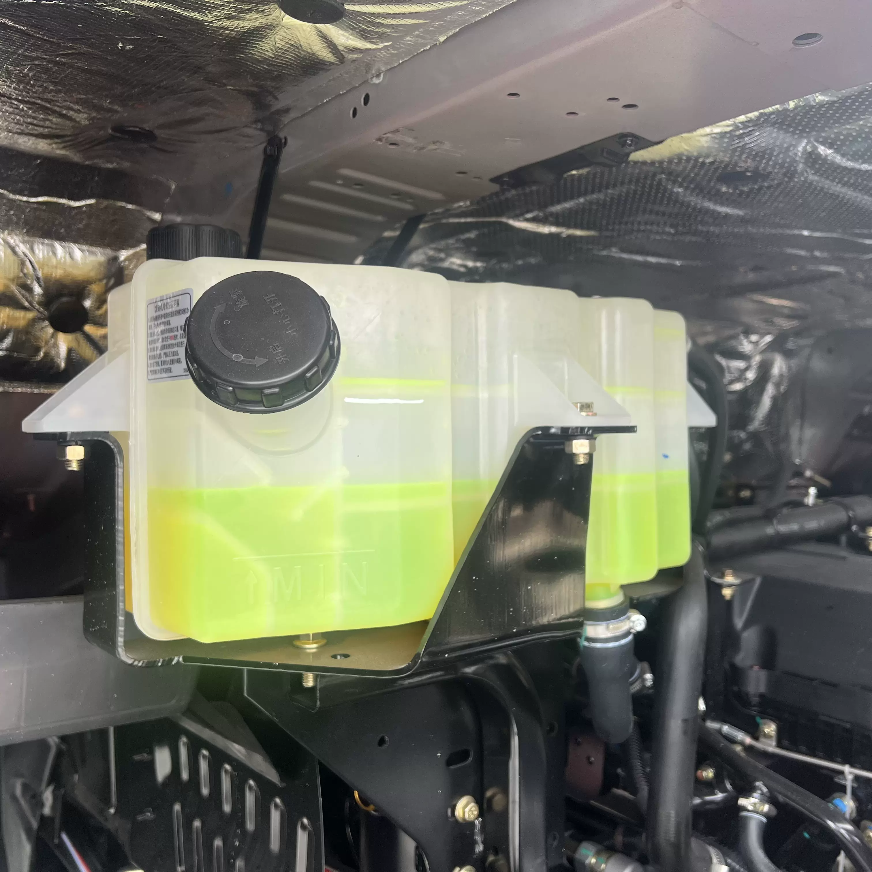 适用东风天龙大力神KC启航版VL副水箱防冻液膨胀壶