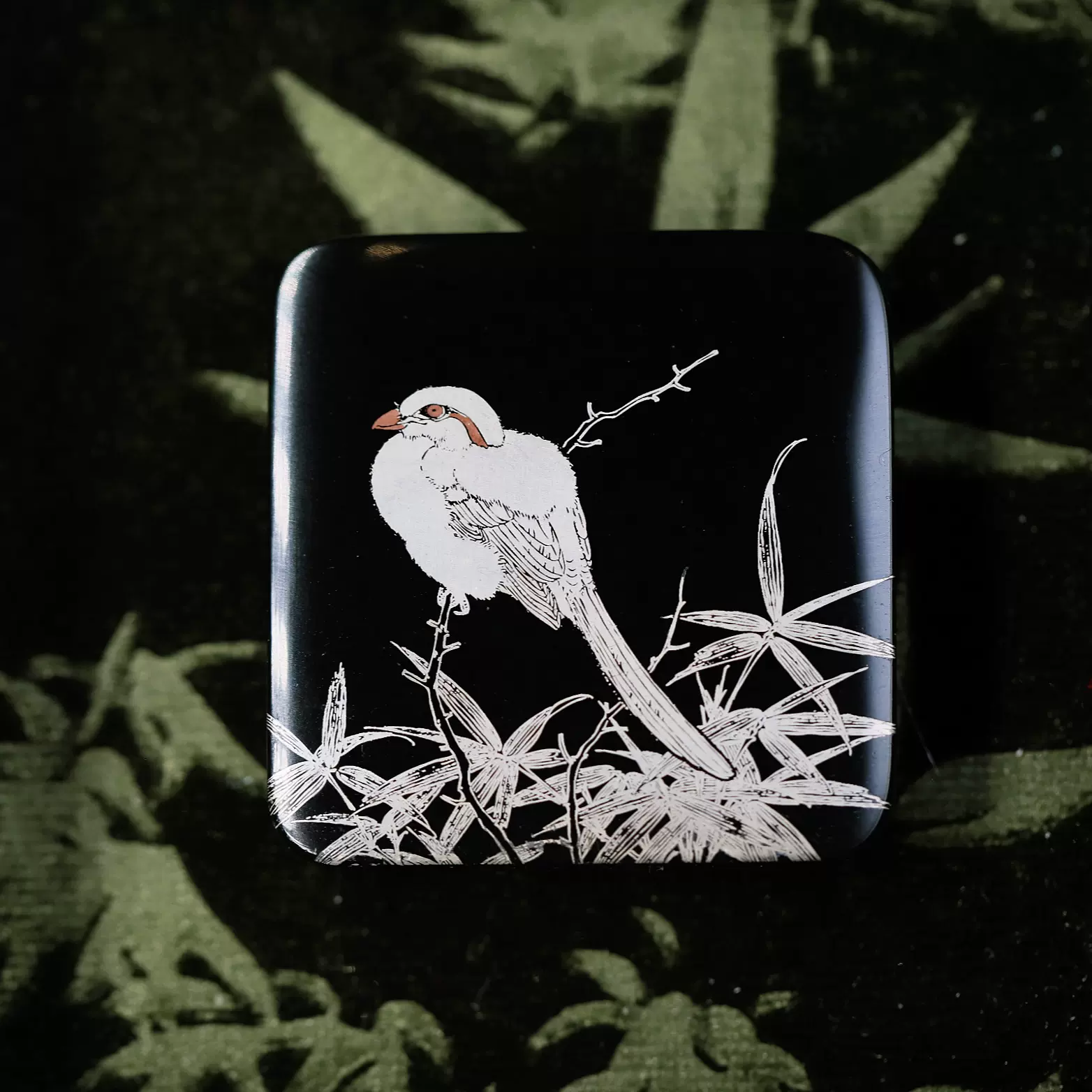 和田玉　青玉 和田玉-青白玉带翠籽料原石（50.7克） – 厚德载玉