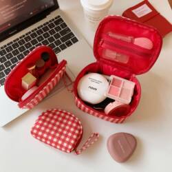 2026 New Model Women's Portable Plaid Makeup Bag Travel Handbag with Compartments Large Capacity Zipper Shell Bag