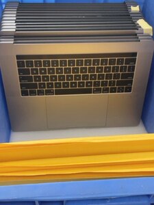 
Apple laptop A1707 with bar lower half host i7 2.6 16G 512G customized pure original host