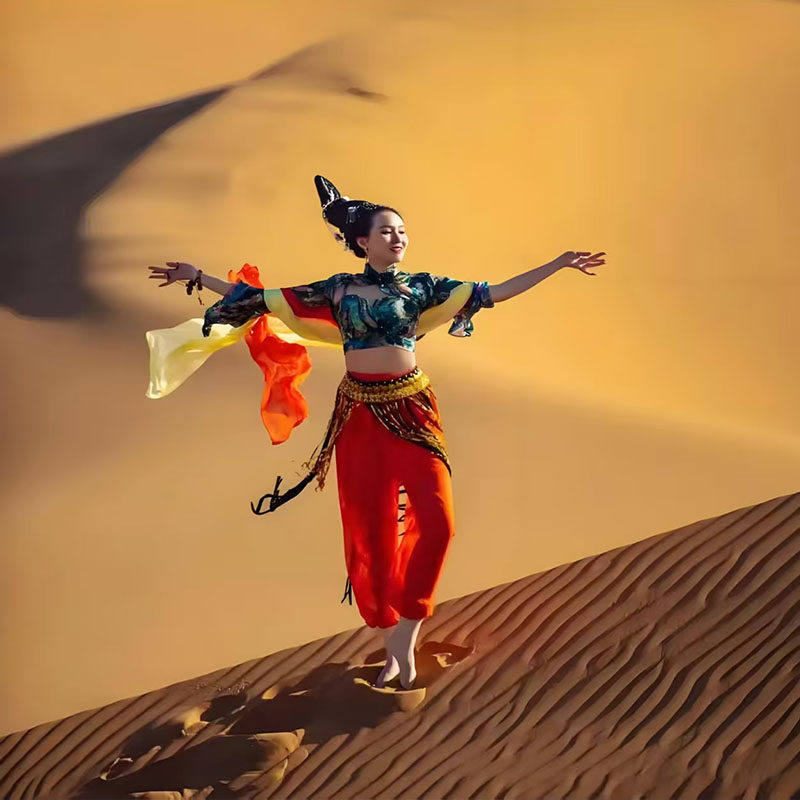 西北青甘大环线8天7晚2-8人小团水上雅丹台东黑独山莫高窟察尔汗