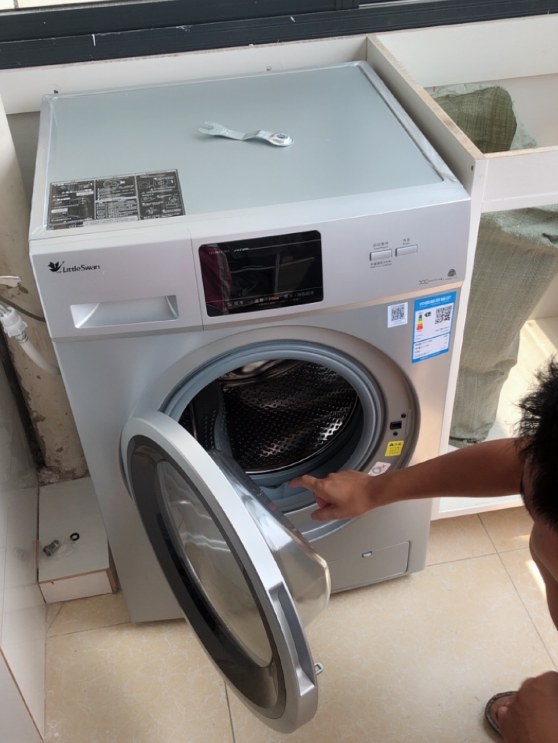 小天鹅 10公斤全自动变频滚筒 洗衣机