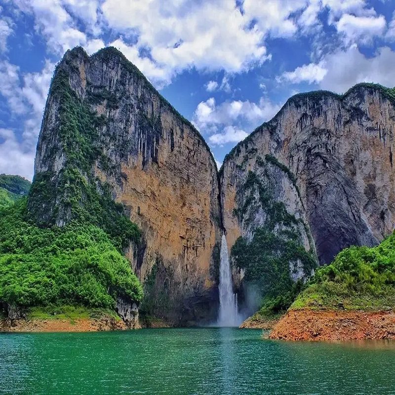 恩施旅游含机票0购物屏山恩施大峡谷地心谷清江石林6天5晚跟团游